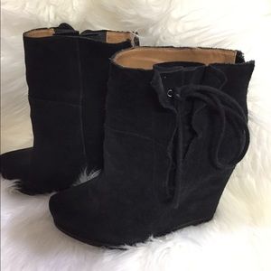 5/48 Saks Fifth Ave Black Wedges